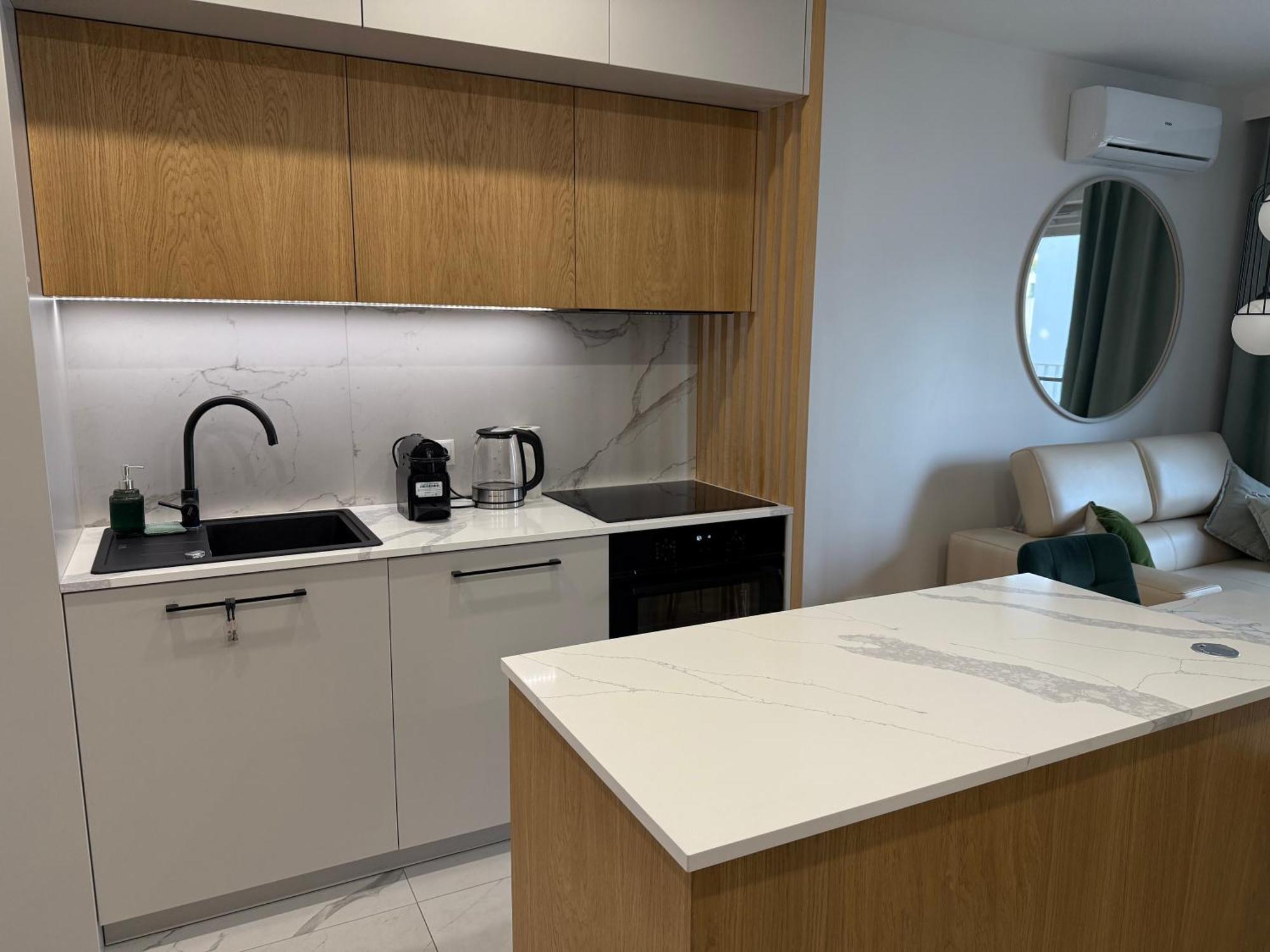 Luxury Modern Apartment,quiet Place Near To The Airport * Warszawa