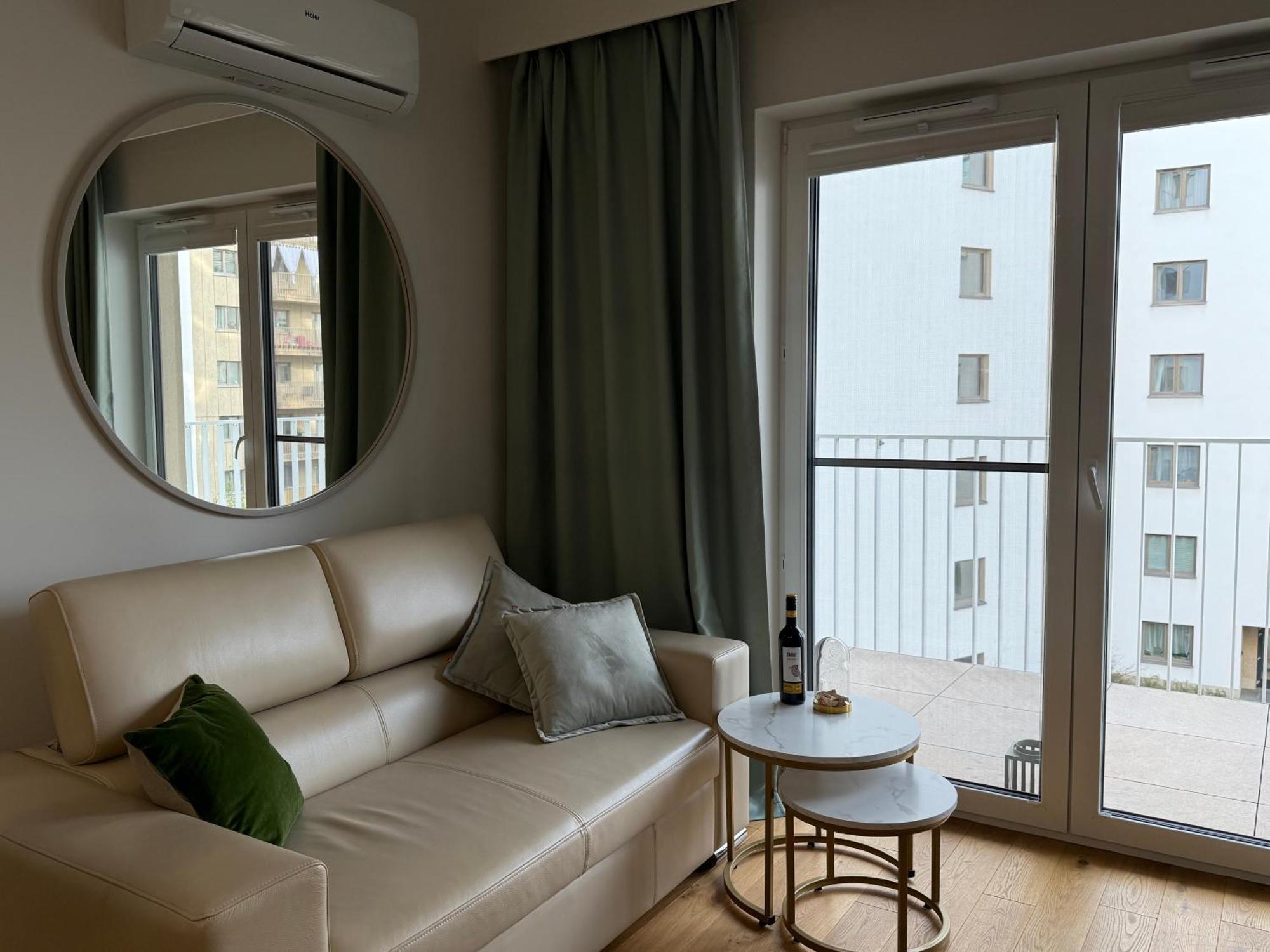 Leilighet Luxury Modern Apartment,quiet Place Near To The Airport