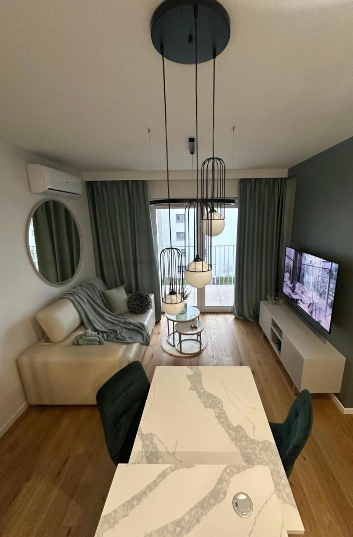 Appartement Luxury Modern Apartment,quiet Place Near To The Airport