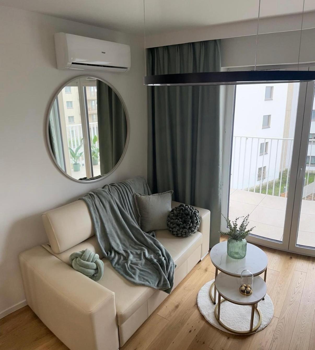 Luxury Modern Apartment,quiet Place Near To The Airport Leilighet
