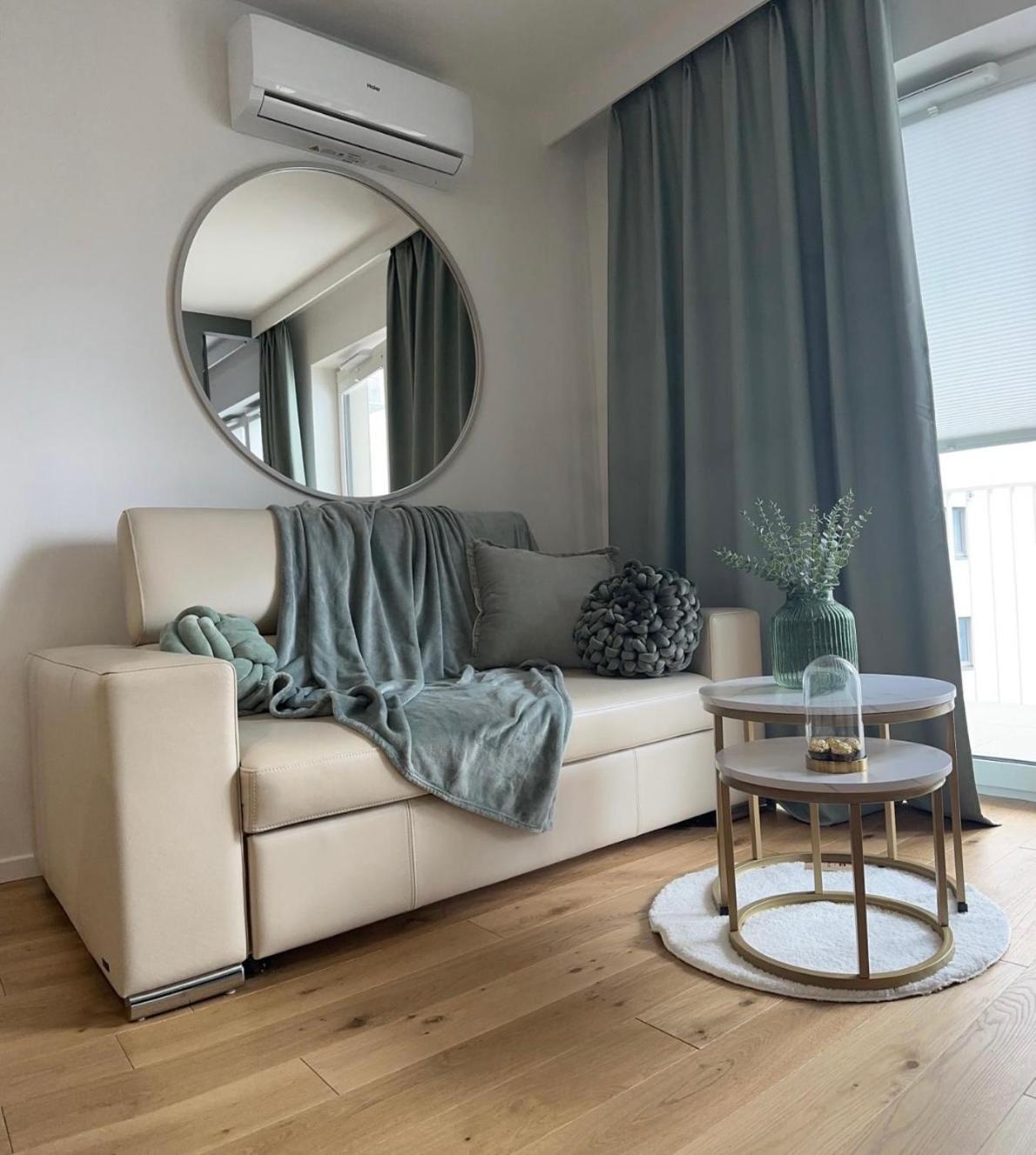 Luxury Modern Apartment,quiet Place Near To The Airport Warszawa